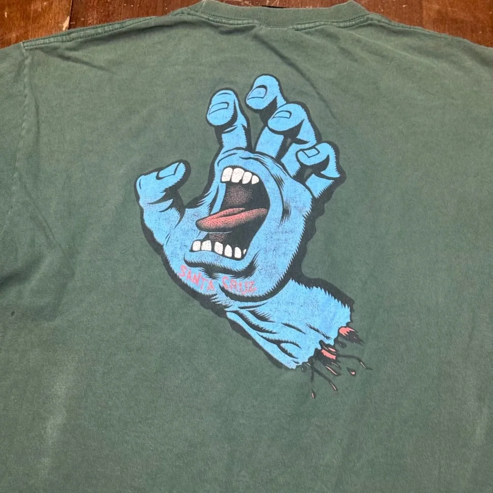 Santa Cruz T-Shirt Mens Medium Green Screaming Hand Graphic Short‎ Sleeve Skate